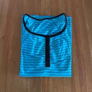 lulu long sleeve sz 4